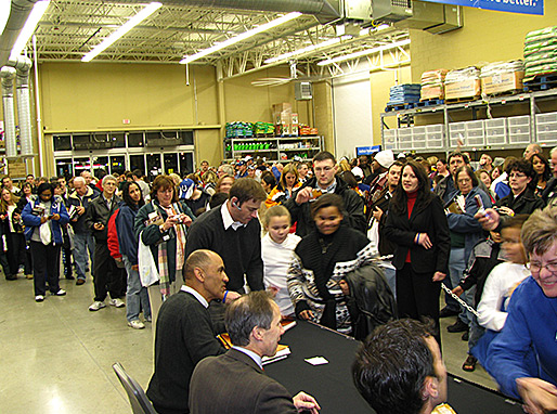 Book signing in Walmart in Fort Wayne, IN - huge crowd!